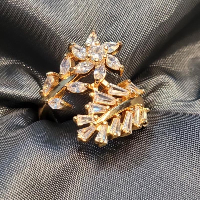 Leaflight Ring